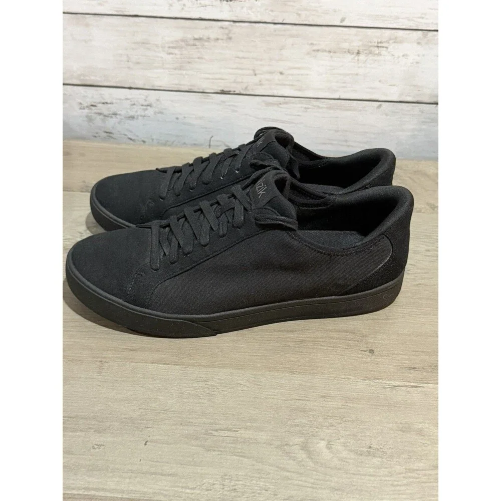 Kizik Irvine Blackout Sneaker Men 10 Women 11.5 Canvas Comfort Shoes